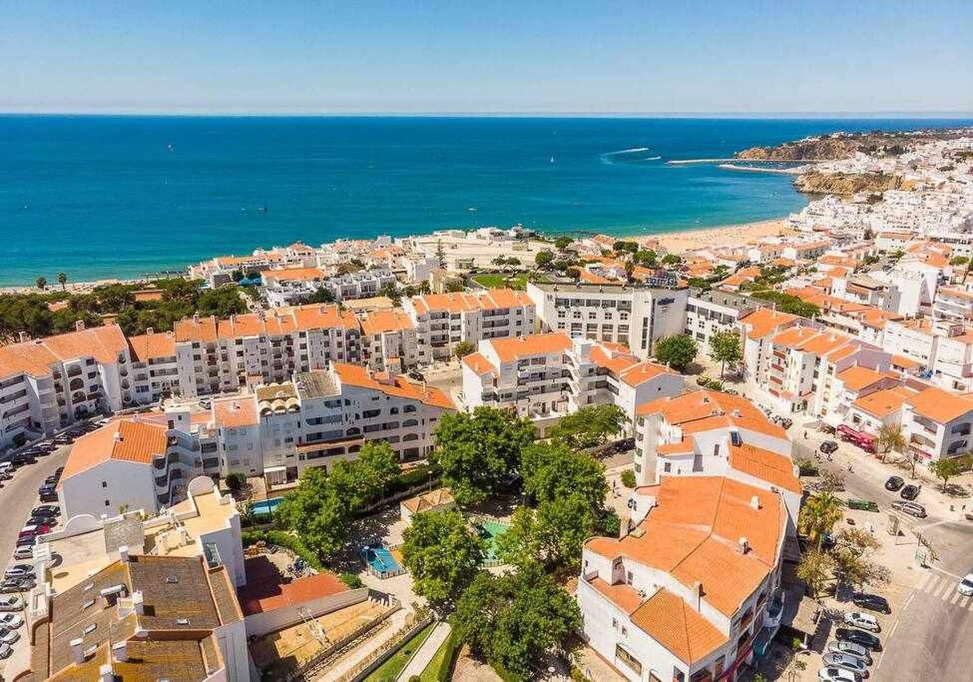 Central Town 2-Bedroom Apartment Албуфейра Екстериор снимка